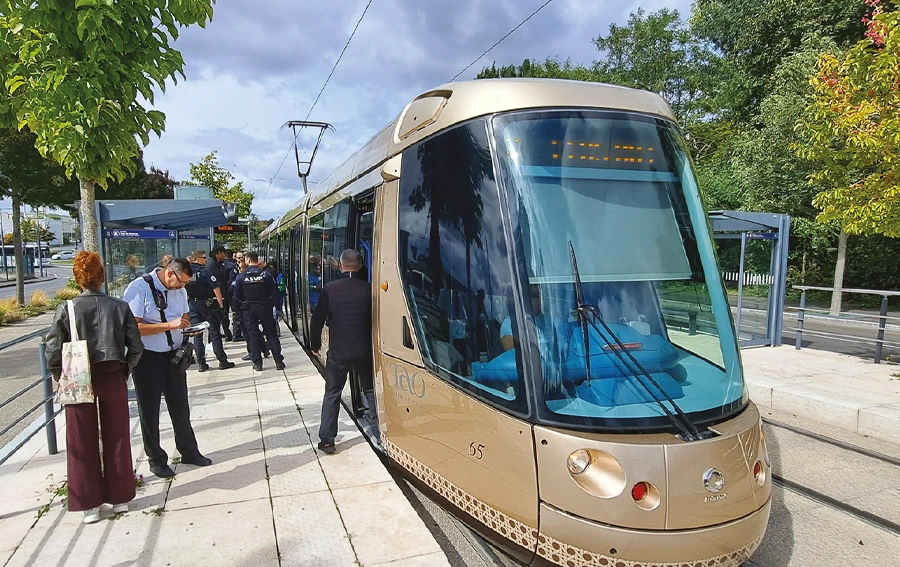Conception du rapport annuel de Keolis Orléans Métropole : Keolis - Rapport d'activité